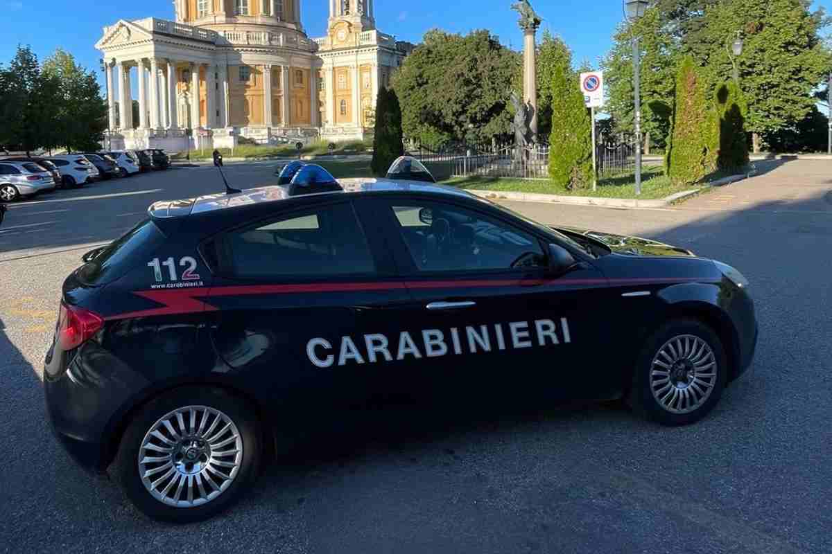 carabinieri contro falsari