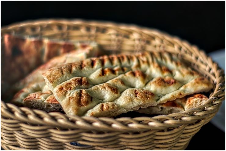 Focaccia nella cesta