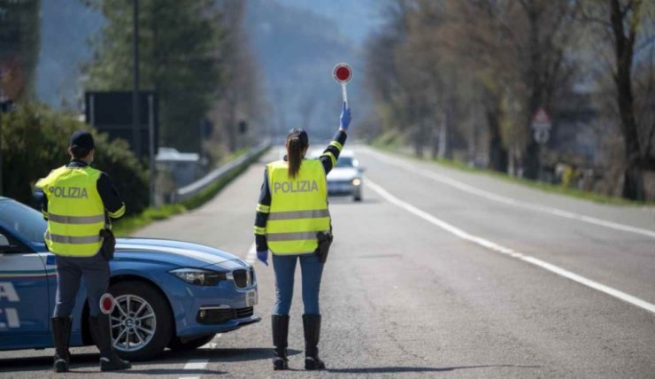 Attenzione ai posti di blocco (Depositphotos)