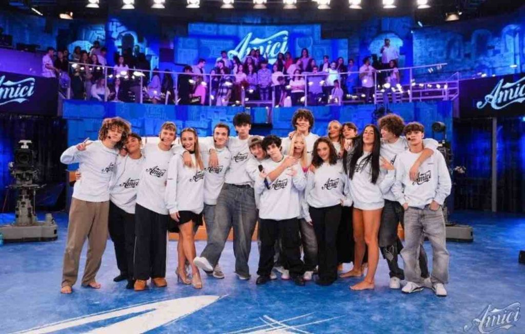 Serale amici 24 sette allievi rischio eliminazione