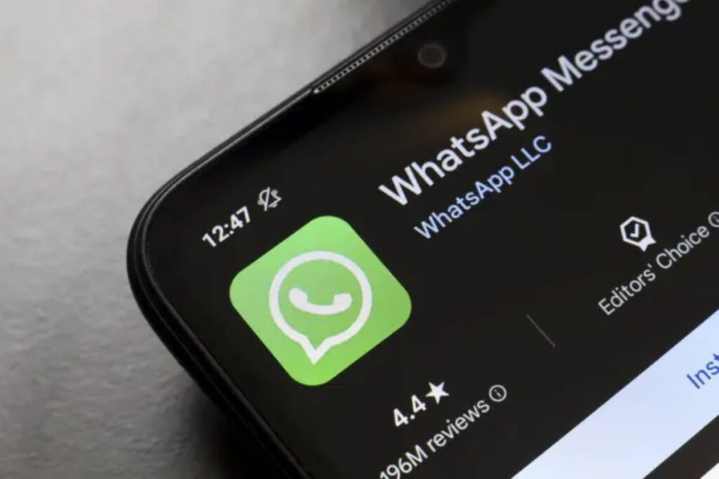 WhatsApp trucco leggere messaggi senza online spunte blu